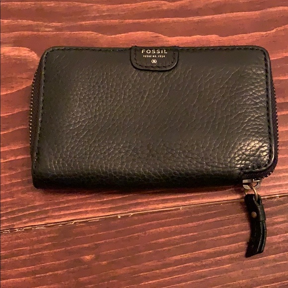Small black Fossil Wallet - Picture 1 of 3